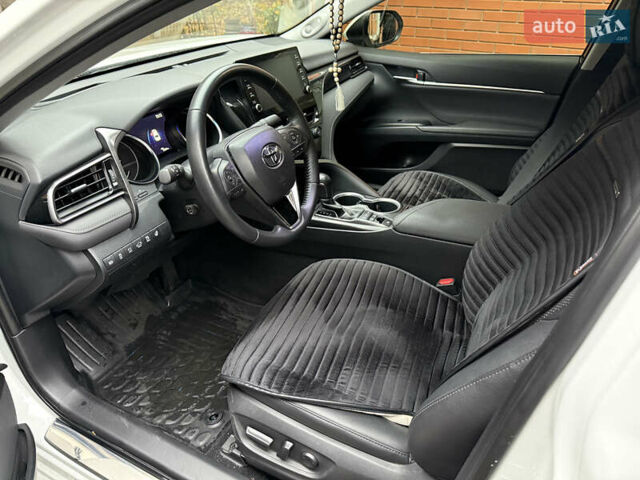 Белый Тойота Камри, объемом двигателя 2.49 л и пробегом 22 тыс. км за 41000 $, фото 8 на Automoto.ua