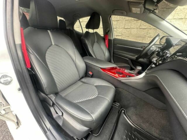 Белый Тойота Камри, объемом двигателя 2 л и пробегом 21 тыс. км за 22000 $, фото 8 на Automoto.ua