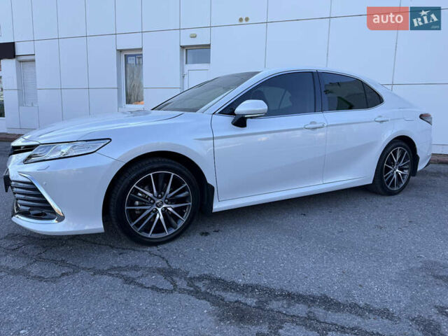 Белый Тойота Камри, объемом двигателя 2.49 л и пробегом 24 тыс. км за 39900 $, фото 1 на Automoto.ua