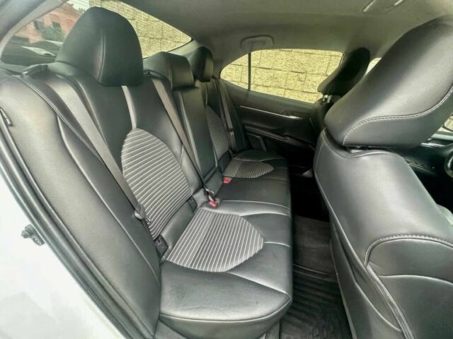 Белый Тойота Камри, объемом двигателя 2 л и пробегом 21 тыс. км за 22000 $, фото 9 на Automoto.ua