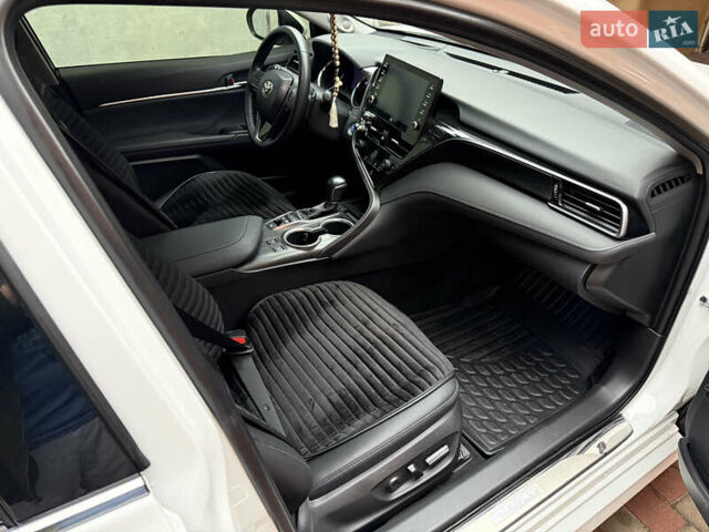 Белый Тойота Камри, объемом двигателя 2.49 л и пробегом 22 тыс. км за 41000 $, фото 12 на Automoto.ua