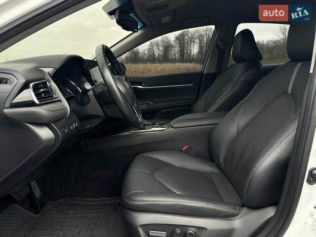 Белый Тойота Камри, объемом двигателя 2.49 л и пробегом 36 тыс. км за 29300 $, фото 11 на Automoto.ua