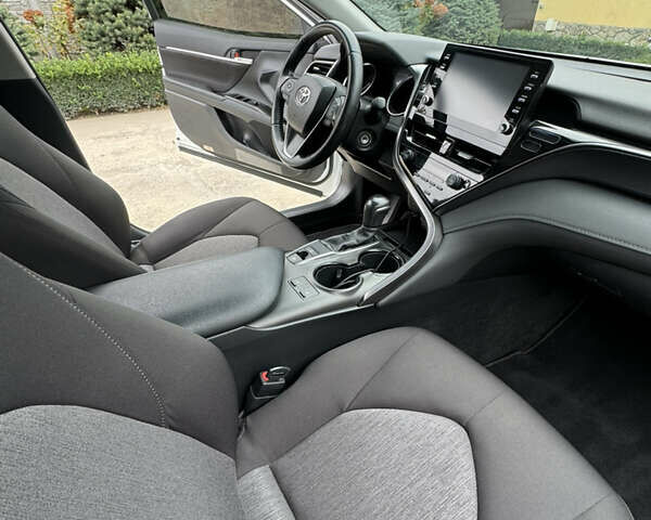 Білий Тойота Камрі, об'ємом двигуна 2.49 л та пробігом 15 тис. км за 31500 $, фото 6 на Automoto.ua