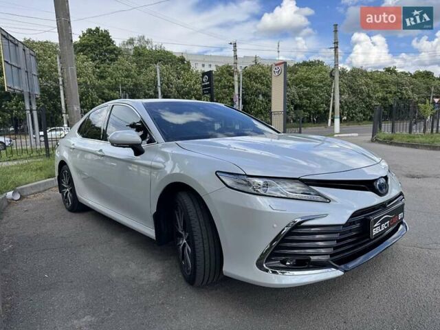 Белый Тойота Камри, объемом двигателя 2.49 л и пробегом 19 тыс. км за 41000 $, фото 1 на Automoto.ua