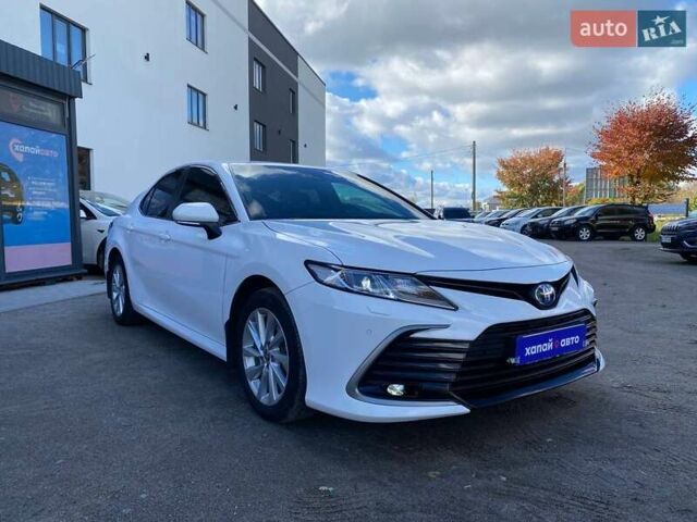 Белый Тойота Камри, объемом двигателя 2.49 л и пробегом 60 тыс. км за 35400 $, фото 2 на Automoto.ua
