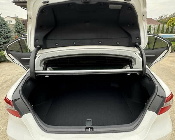 Білий Тойота Камрі, об'ємом двигуна 2.49 л та пробігом 15 тис. км за 31500 $, фото 10 на Automoto.ua