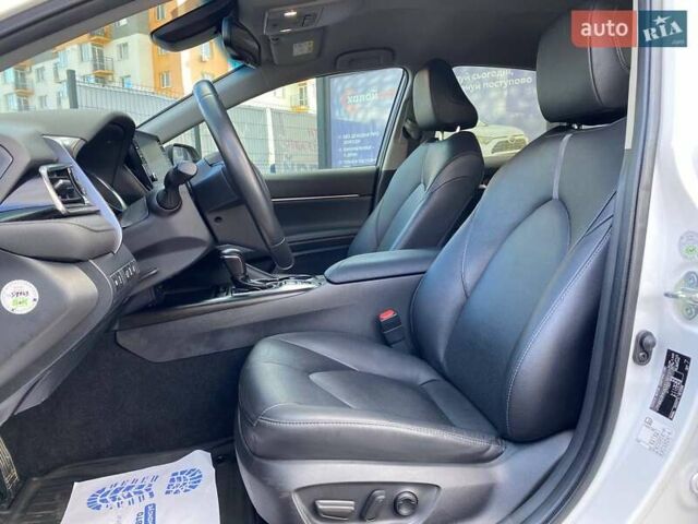 Белый Тойота Камри, объемом двигателя 2.49 л и пробегом 60 тыс. км за 35400 $, фото 16 на Automoto.ua
