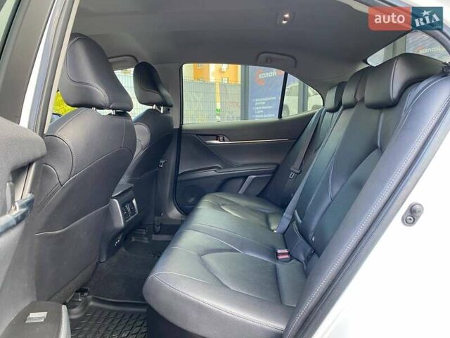 Белый Тойота Камри, объемом двигателя 2.49 л и пробегом 60 тыс. км за 35400 $, фото 17 на Automoto.ua