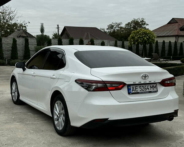 Білий Тойота Камрі, об'ємом двигуна 2.49 л та пробігом 15 тис. км за 31500 $, фото 1 на Automoto.ua