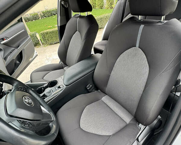 Білий Тойота Камрі, об'ємом двигуна 2.49 л та пробігом 15 тис. км за 31500 $, фото 5 на Automoto.ua