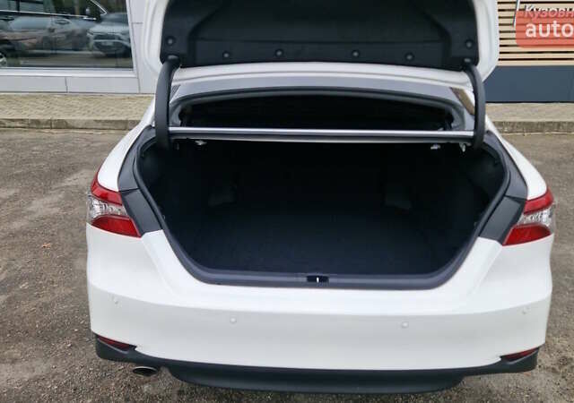 Білий Тойота Камрі, об'ємом двигуна 2.49 л та пробігом 30 тис. км за 34449 $, фото 9 на Automoto.ua