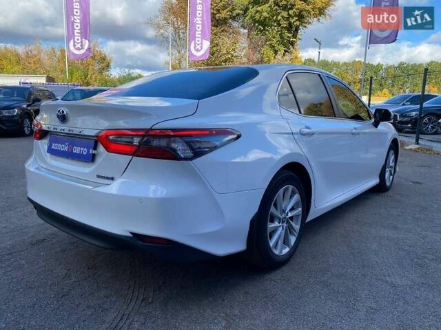Белый Тойота Камри, объемом двигателя 2.49 л и пробегом 60 тыс. км за 35400 $, фото 4 на Automoto.ua