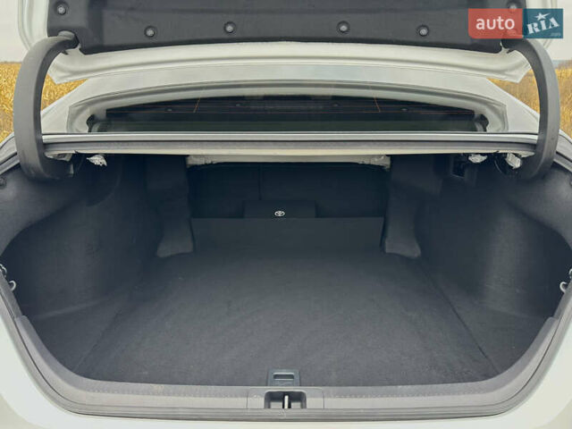 Белый Тойота Камри, объемом двигателя 2.49 л и пробегом 36 тыс. км за 29300 $, фото 18 на Automoto.ua