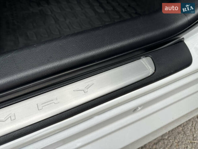 Білий Тойота Камрі, об'ємом двигуна 2.49 л та пробігом 37 тис. км за 29300 $, фото 17 на Automoto.ua