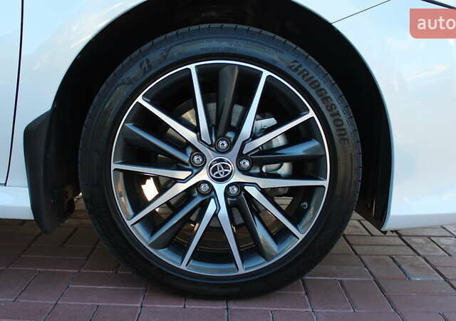 Белый Тойота Камри, объемом двигателя 2.49 л и пробегом 23 тыс. км за 39500 $, фото 10 на Automoto.ua