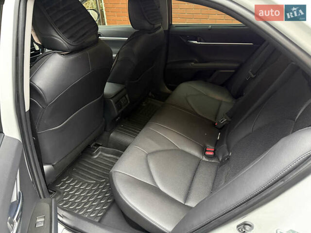 Белый Тойота Камри, объемом двигателя 2.49 л и пробегом 22 тыс. км за 41000 $, фото 10 на Automoto.ua