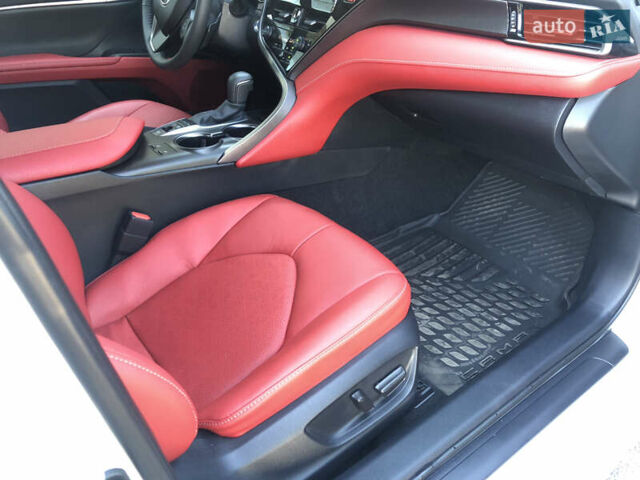 Білий Тойота Камрі, об'ємом двигуна 2.5 л та пробігом 2 тис. км за 44000 $, фото 19 на Automoto.ua