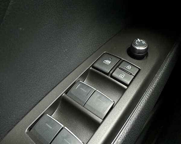 Білий Тойота Камрі, об'ємом двигуна 2.49 л та пробігом 24 тис. км за 33999 $, фото 37 на Automoto.ua