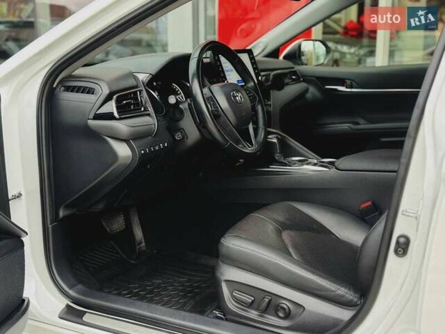 Білий Тойота Камрі, об'ємом двигуна 2.49 л та пробігом 54 тис. км за 38516 $, фото 11 на Automoto.ua