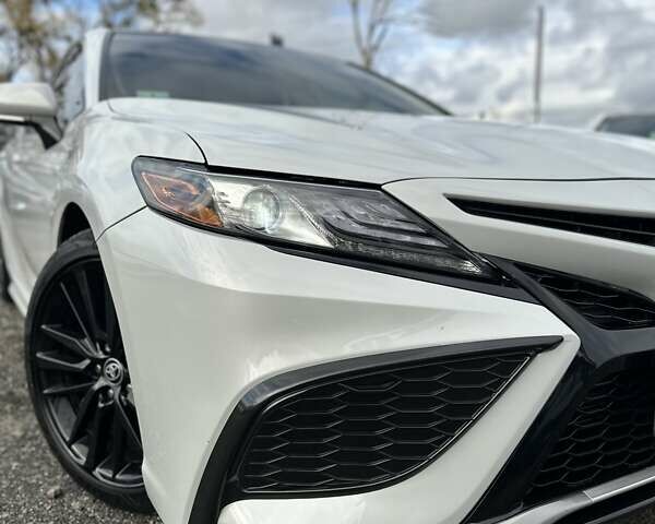 Білий Тойота Камрі, об'ємом двигуна 2.49 л та пробігом 24 тис. км за 36000 $, фото 2 на Automoto.ua