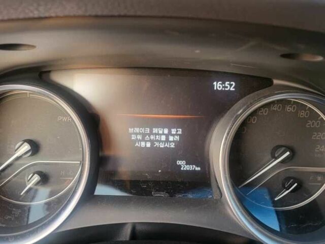 Белый Тойота Камри, объемом двигателя 2.5 л и пробегом 22 тыс. км за 27600 $, фото 5 на Automoto.ua