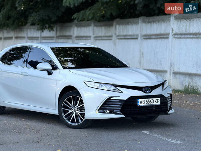 Белый Тойота Камри, объемом двигателя 2.49 л и пробегом 26 тыс. км за 39500 $, фото 3 на Automoto.ua