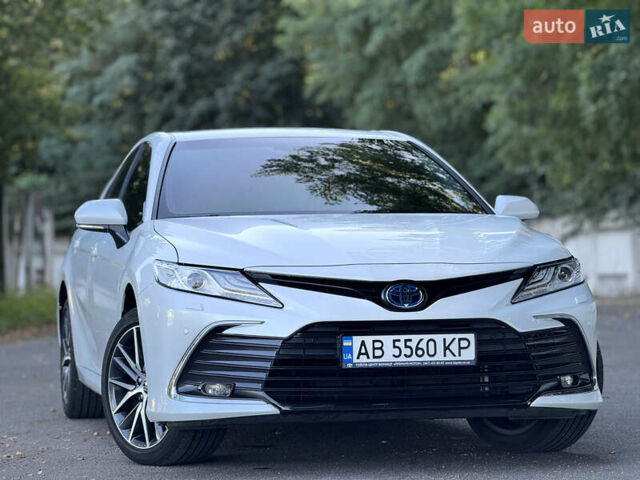 Белый Тойота Камри, объемом двигателя 2.49 л и пробегом 26 тыс. км за 39500 $, фото 7 на Automoto.ua