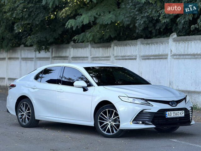 Белый Тойота Камри, объемом двигателя 2.49 л и пробегом 26 тыс. км за 39500 $, фото 2 на Automoto.ua