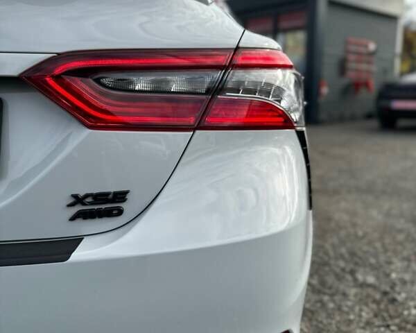 Білий Тойота Камрі, об'ємом двигуна 2.49 л та пробігом 24 тис. км за 33999 $, фото 13 на Automoto.ua