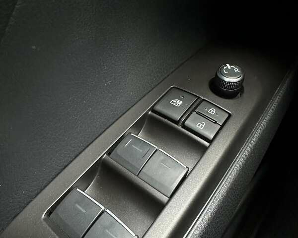 Білий Тойота Камрі, об'ємом двигуна 2.49 л та пробігом 24 тис. км за 36000 $, фото 35 на Automoto.ua