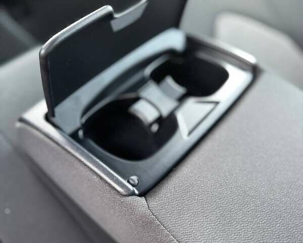 Білий Тойота Камрі, об'ємом двигуна 2.49 л та пробігом 6 тис. км за 31500 $, фото 17 на Automoto.ua