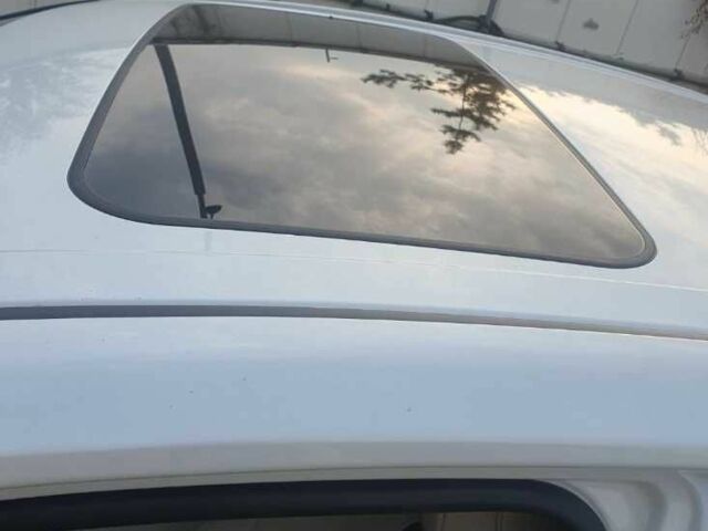 Белый Тойота Камри, объемом двигателя 2.5 л и пробегом 22 тыс. км за 27600 $, фото 2 на Automoto.ua