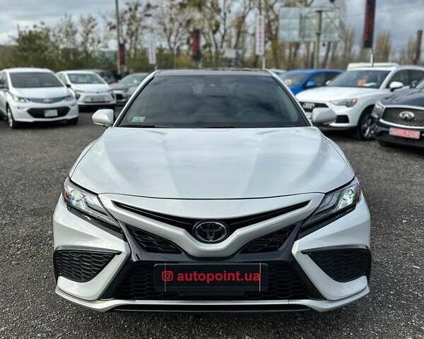 Білий Тойота Камрі, об'ємом двигуна 2.49 л та пробігом 24 тис. км за 33999 $, фото 1 на Automoto.ua