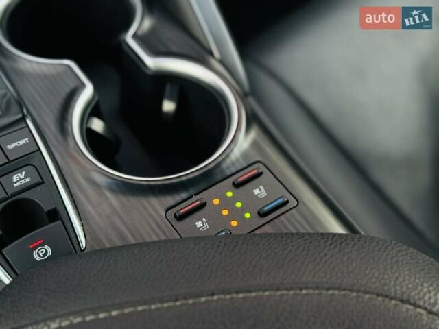 Білий Тойота Камрі, об'ємом двигуна 2.49 л та пробігом 54 тис. км за 38516 $, фото 18 на Automoto.ua