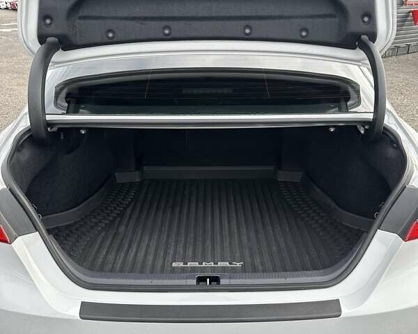 Білий Тойота Камрі, об'ємом двигуна 2.49 л та пробігом 24 тис. км за 33999 $, фото 16 на Automoto.ua