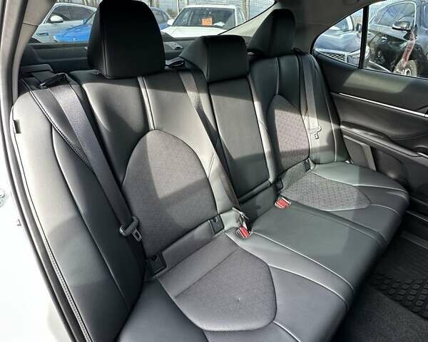 Білий Тойота Камрі, об'ємом двигуна 2.49 л та пробігом 24 тис. км за 33999 $, фото 25 на Automoto.ua