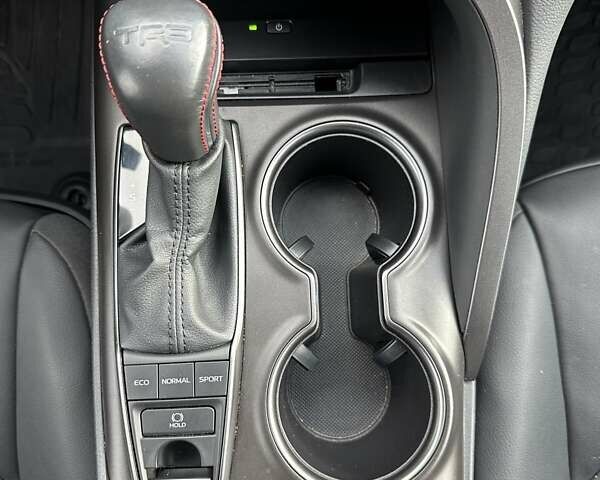 Білий Тойота Камрі, об'ємом двигуна 2.49 л та пробігом 24 тис. км за 33999 $, фото 32 на Automoto.ua