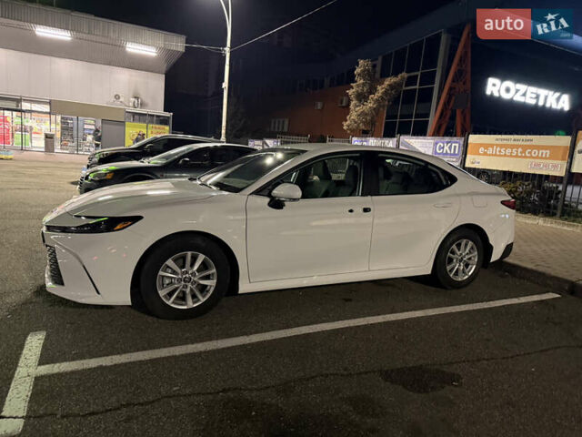 Білий Тойота Камрі, об'ємом двигуна 2.49 л та пробігом 3 тис. км за 37000 $, фото 3 на Automoto.ua