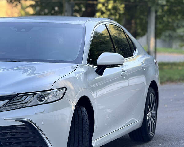 Белый Тойота Камри, объемом двигателя 2.49 л и пробегом 26 тыс. км за 39500 $, фото 10 на Automoto.ua