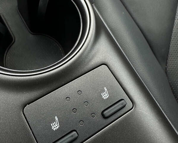 Білий Тойота Камрі, об'ємом двигуна 2.49 л та пробігом 24 тис. км за 33999 $, фото 42 на Automoto.ua