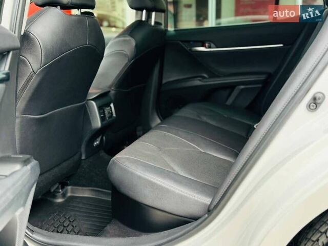 Білий Тойота Камрі, об'ємом двигуна 2.49 л та пробігом 54 тис. км за 38516 $, фото 10 на Automoto.ua