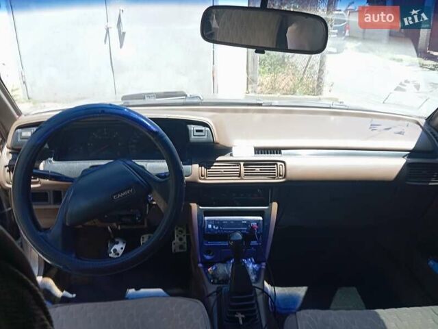 Бежевый Тойота Камри, объемом двигателя 2 л и пробегом 425 тыс. км за 1000 $, фото 1 на Automoto.ua