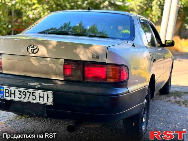 Бежевый Тойота Камри, объемом двигателя 2.2 л и пробегом 200 тыс. км за 1350 $, фото 1 на Automoto.ua