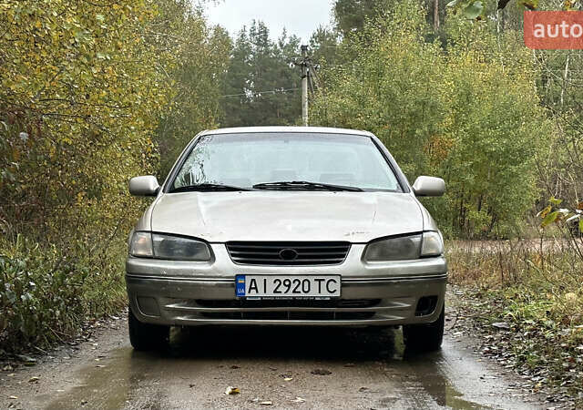 Бежевий Тойота Камрі, об'ємом двигуна 3 л та пробігом 360 тис. км за 2500 $, фото 1 на Automoto.ua