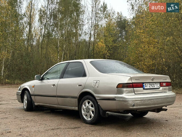 Бежевий Тойота Камрі, об'ємом двигуна 3 л та пробігом 360 тис. км за 2500 $, фото 5 на Automoto.ua