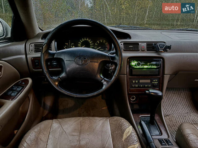 Бежевий Тойота Камрі, об'ємом двигуна 3 л та пробігом 360 тис. км за 2500 $, фото 15 на Automoto.ua