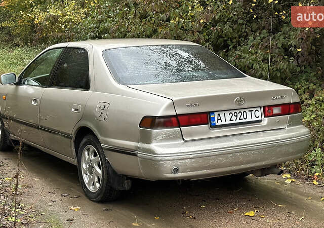 Бежевий Тойота Камрі, об'ємом двигуна 3 л та пробігом 360 тис. км за 2500 $, фото 3 на Automoto.ua