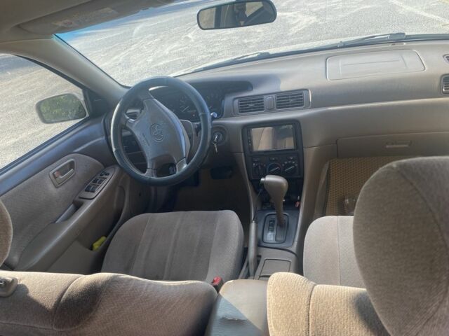 Бежевый Тойота Камри, объемом двигателя 3 л и пробегом 350 тыс. км за 3700 $, фото 5 на Automoto.ua