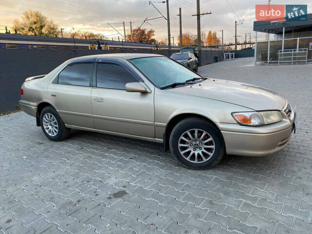 Бежевый Тойота Камри, объемом двигателя 2.2 л и пробегом 250 тыс. км за 2999 $, фото 1 на Automoto.ua