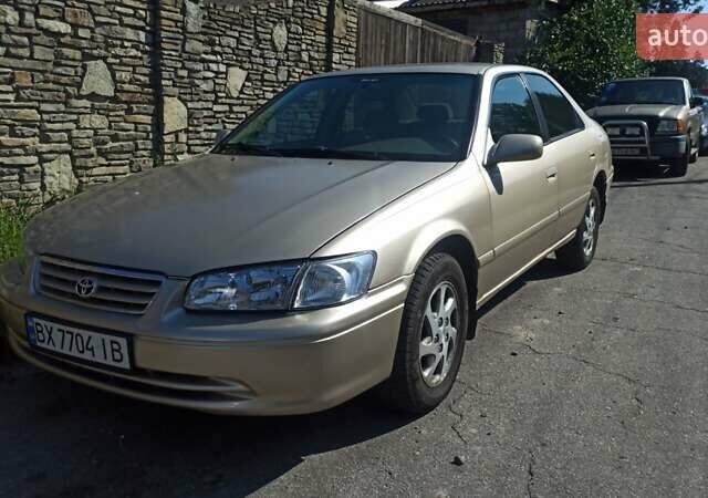 Бежевый Тойота Камри, объемом двигателя 3 л и пробегом 350 тыс. км за 3650 $, фото 4 на Automoto.ua